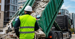 Вывоз строительного мусора в Лянторе: услуги лицензированной компании — ПроМусор